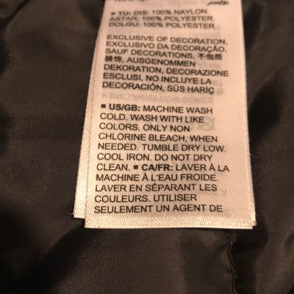 Amazon Essentials Black Women’s Lightweight Long Sleeve Water Resistant Puffer S - Picture 6 of 6